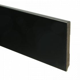 Rechte Moderne plint RAL 9005 120mmx12mm á 240cm