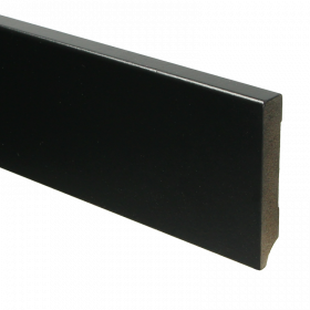 Rechte Moderne plint RAL 9005 90mmx15mm á 240cm