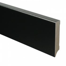 Rechte Moderne plint RAL 9005 90mmx18mm á 240cm